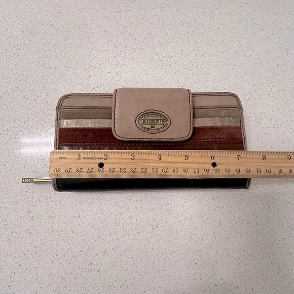 Fossil Multi Color Leather Suede Metallic Patchwork Zip Around Wallet. - Picture 15 of 16